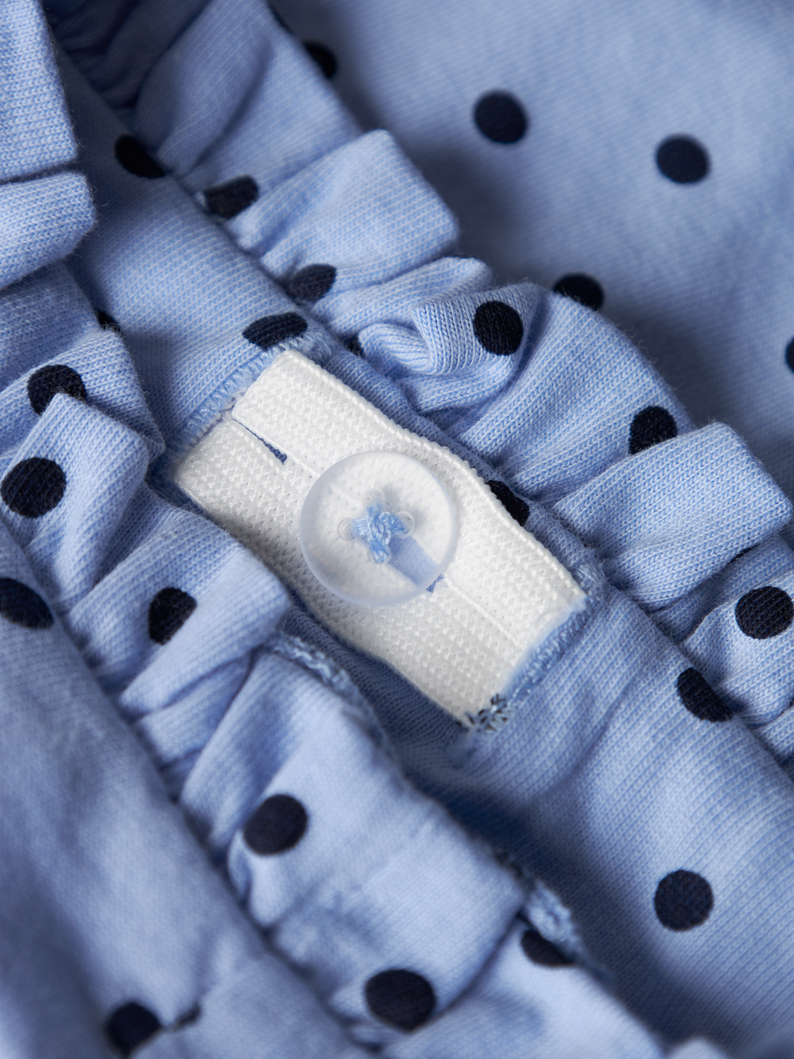 model_shot-front_full